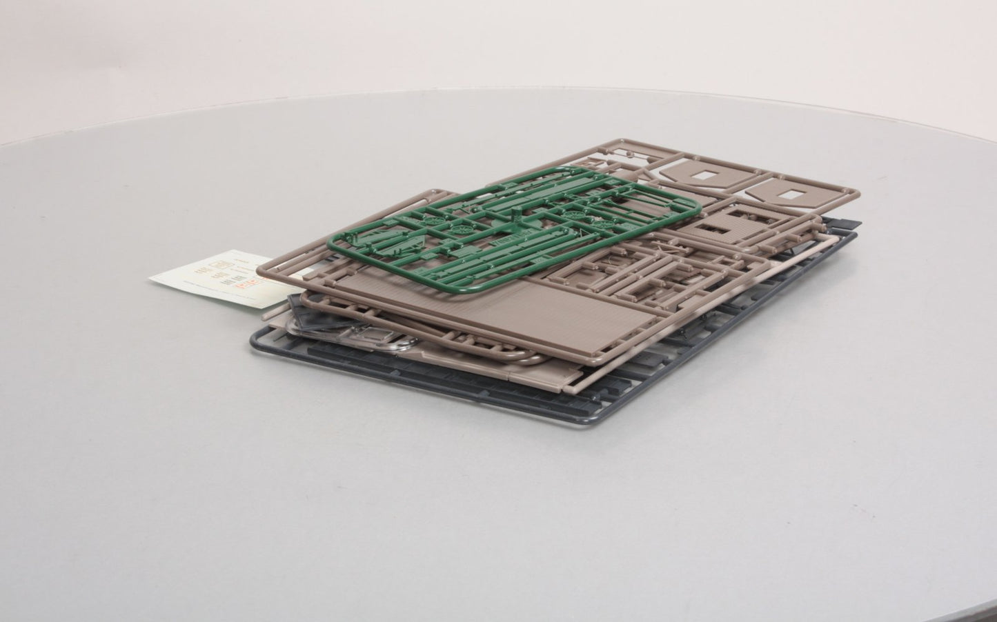 Walthers 933-3166 HO Scale Team Track Scene Building Kit