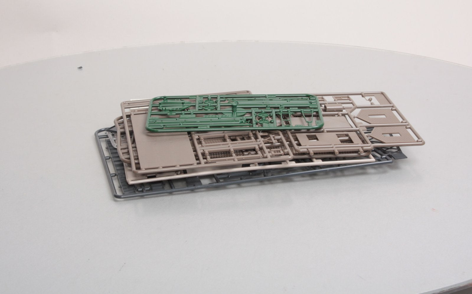 Walthers 933-3166 HO Scale Team Track Scene Building Kit