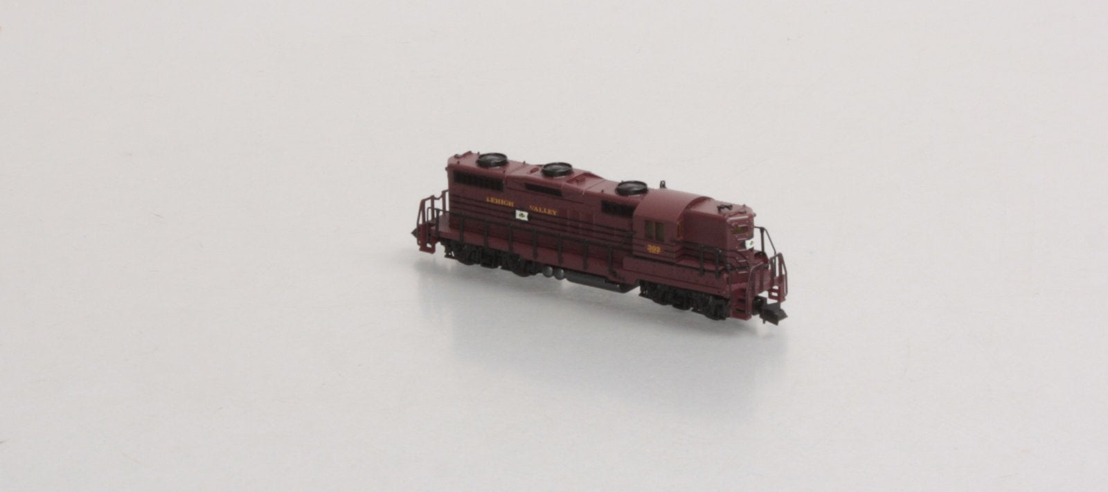 Life Like 7129 N Scale Lehigh Valley GP-18 Diesel Locomotive #302