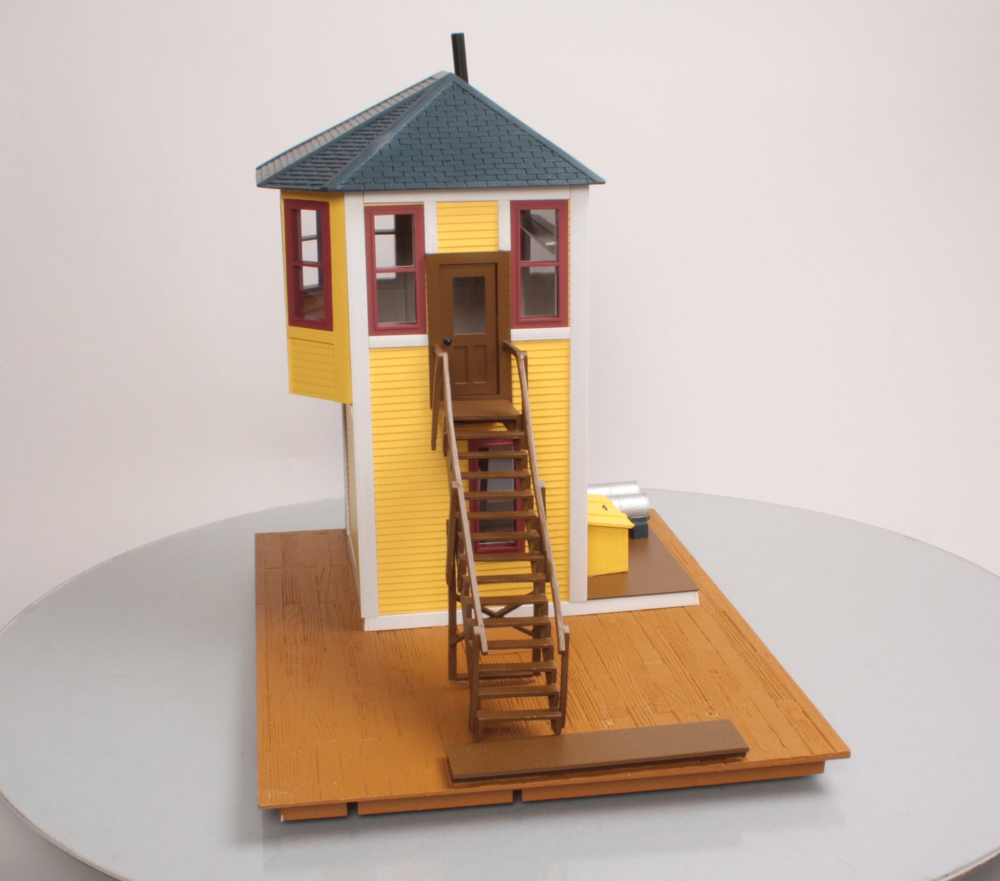 Aristo-Craft 7204 G Scale Bay Window Signal Tower