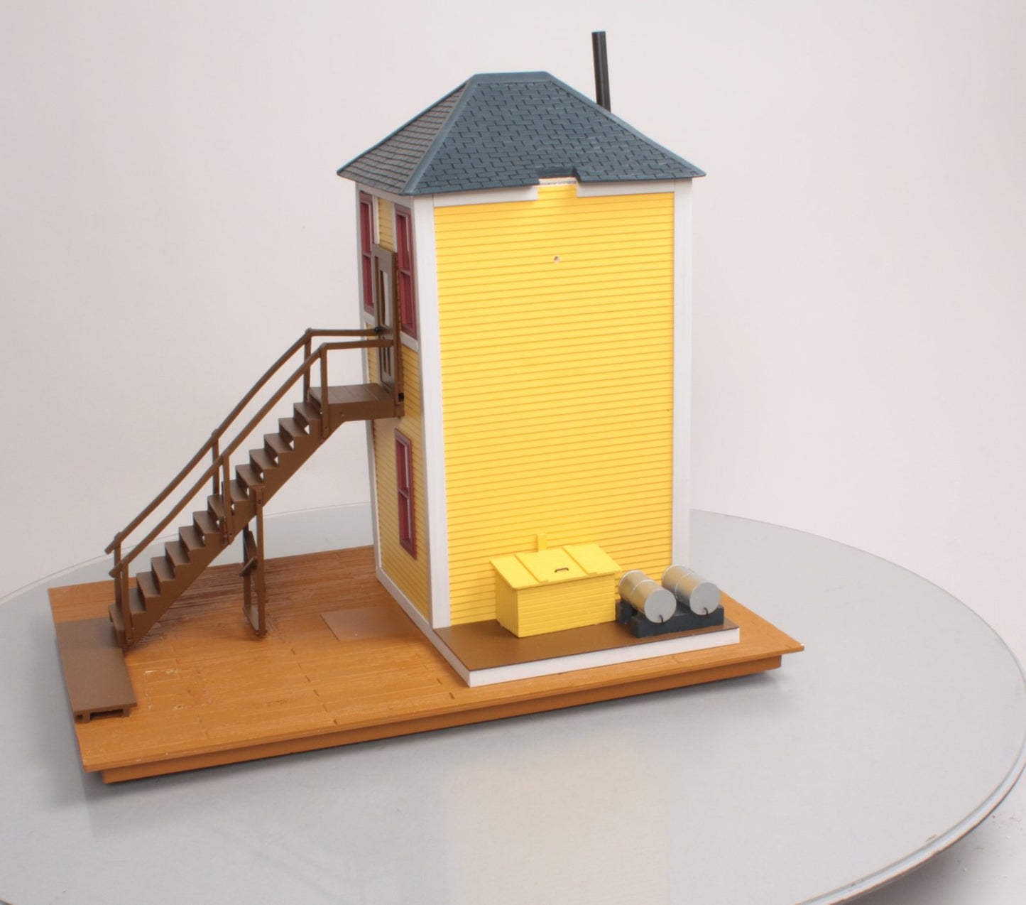 Aristo-Craft 7204 G Scale Bay Window Signal Tower