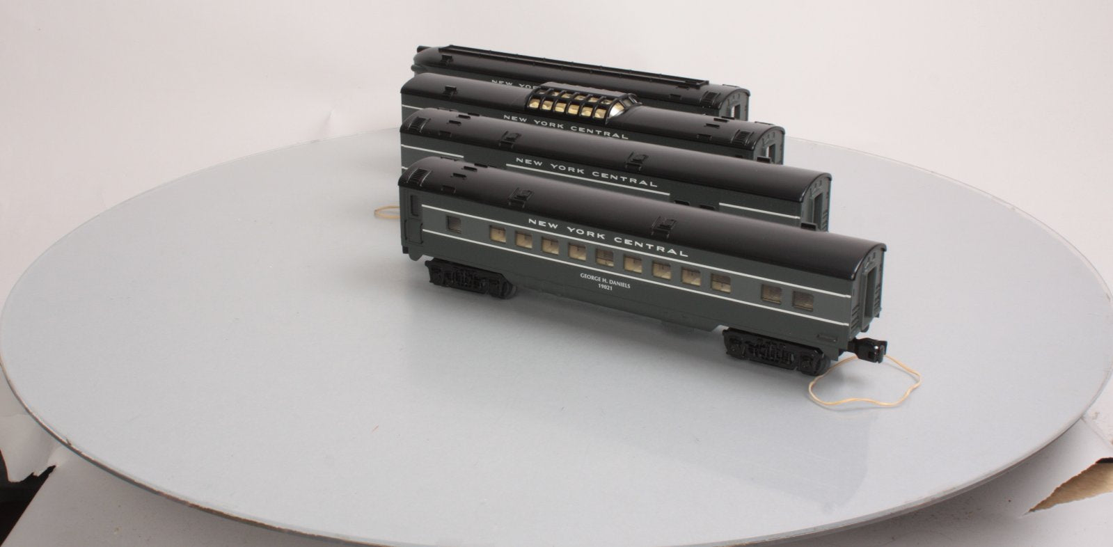 O-Line 207A NYC Streamliner Passenger Car 4-Pack