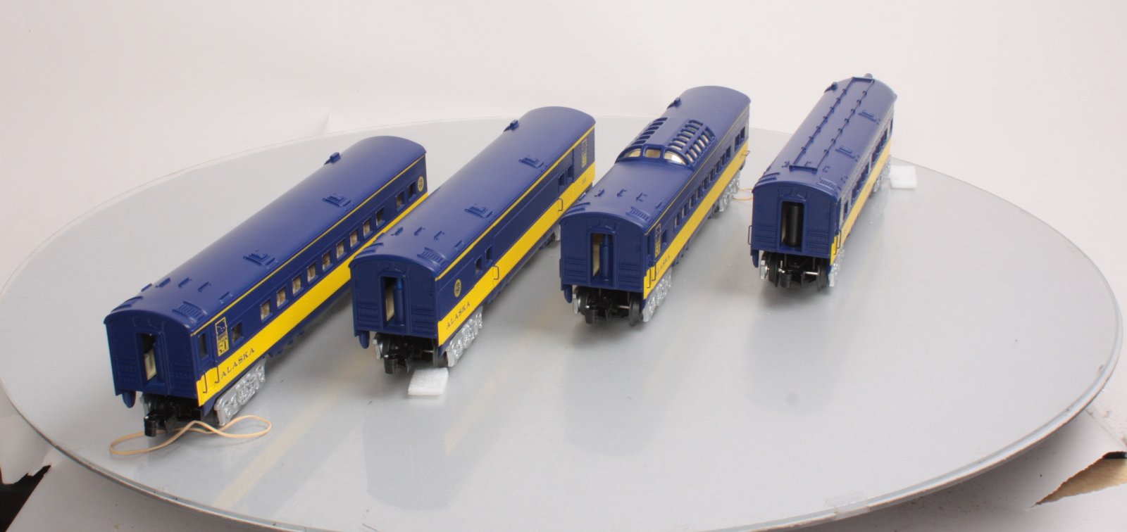 O-Line 211A Alaska Streamliner Passenger Car (Set of 4)