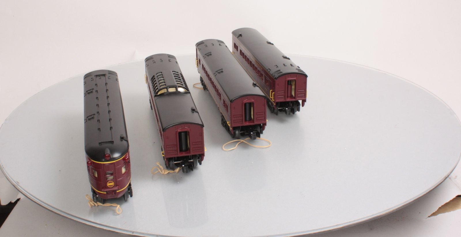 O-Line 215A NS Streamliner Passenger Car (Set of 4)