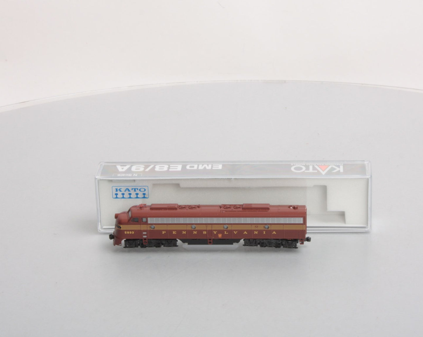 Kato 176-5310 N Scale Pennsylvania E8A Diesel Locomotive #5893