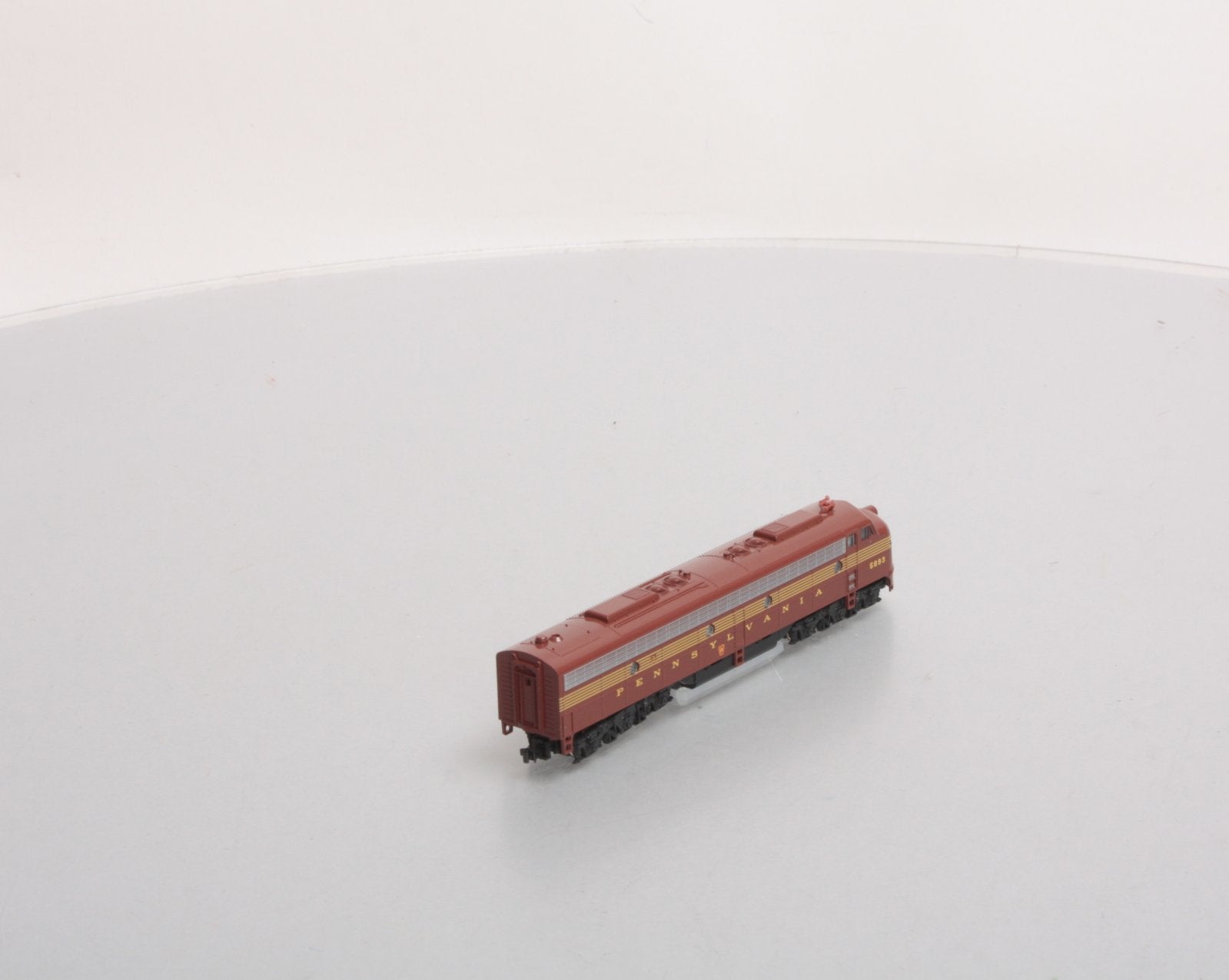 Kato 176-5310 N Scale Pennsylvania E8A Diesel Locomotive #5893