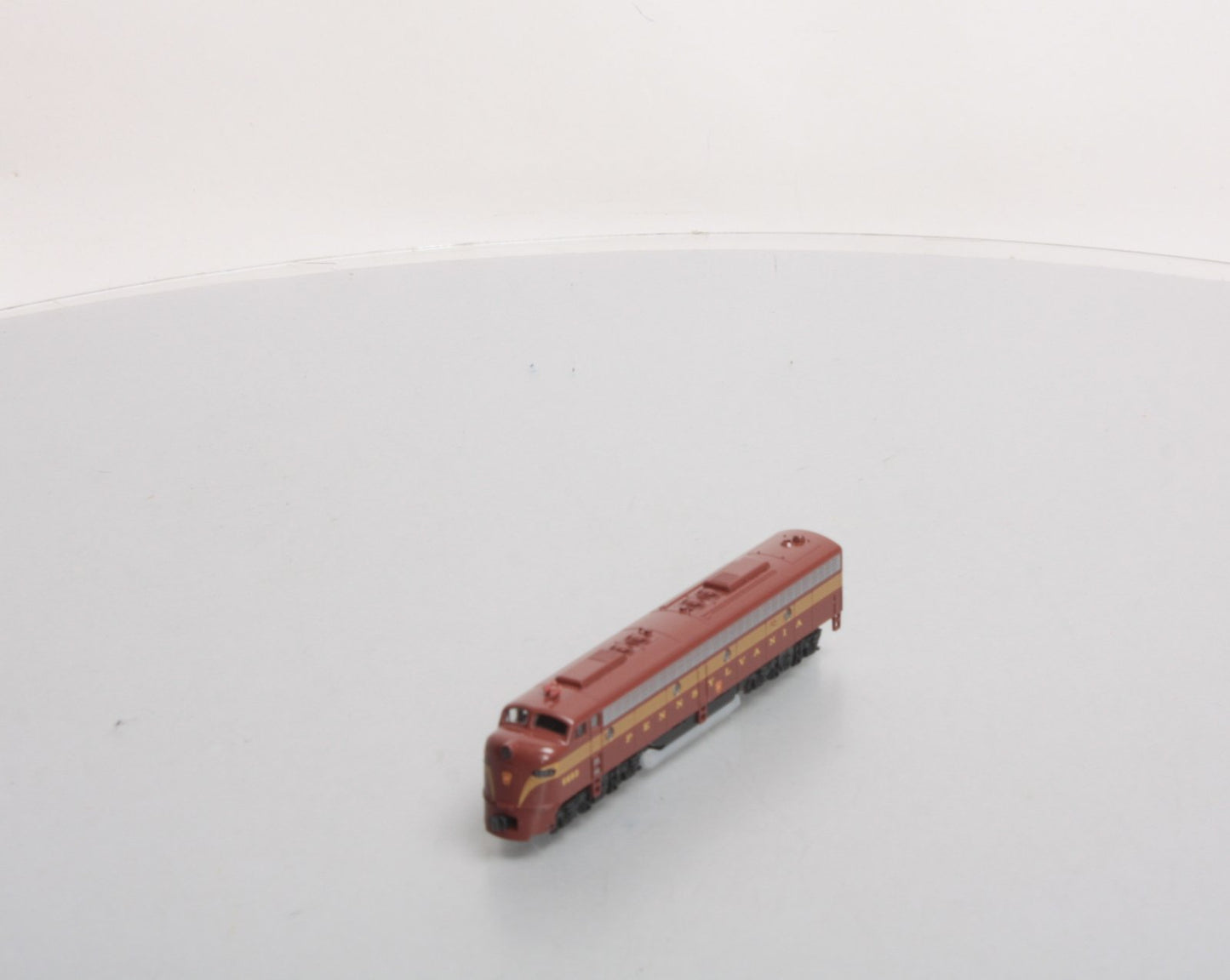Kato 176-5310 N Scale Pennsylvania E8A Diesel Locomotive #5893