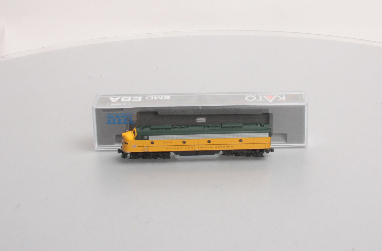 Kato 176-5361 N CNW E8A Diesel Locomotive #5021B