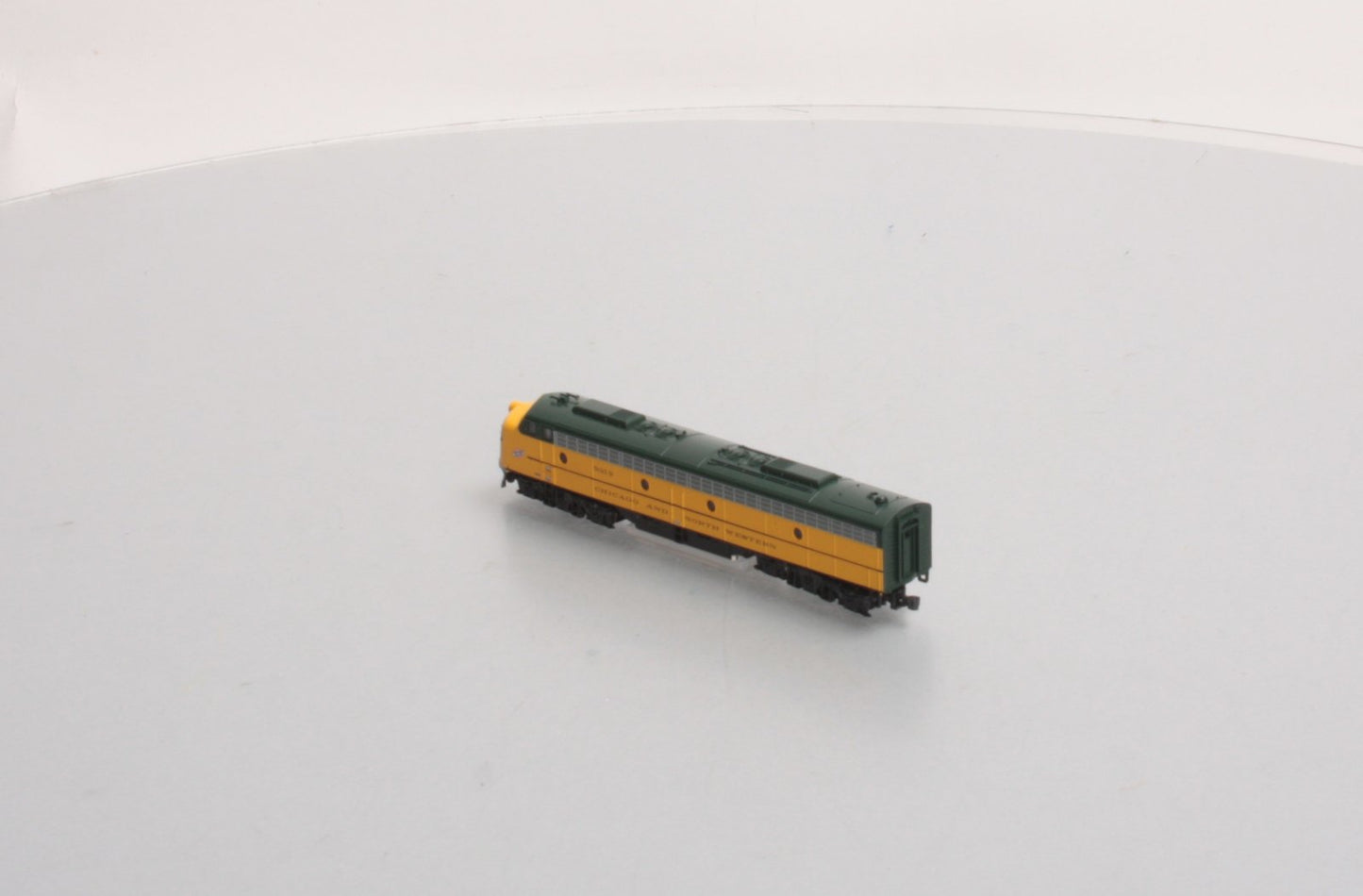 Kato 176-5361 N CNW E8A Diesel Locomotive #5021B