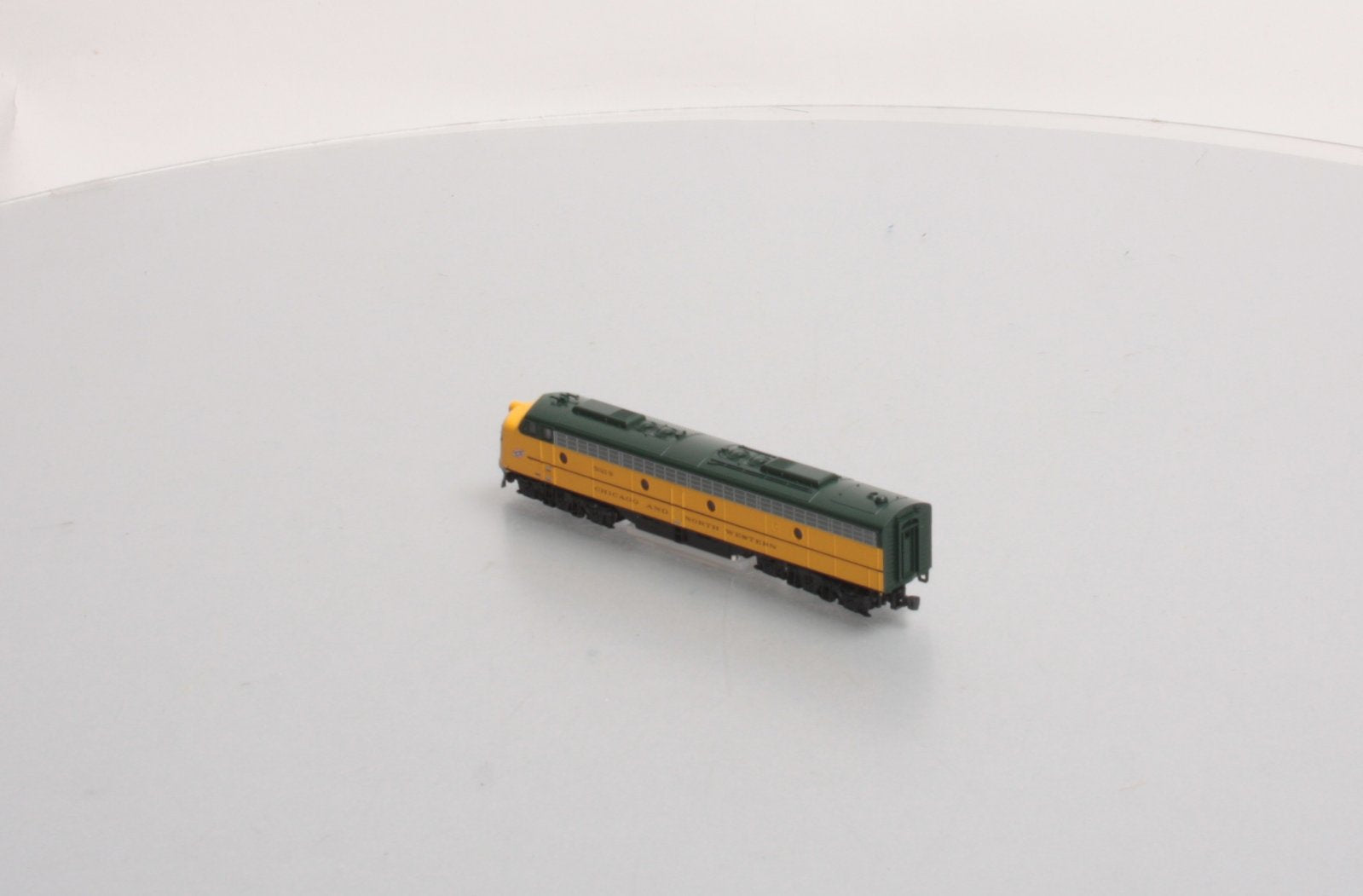 Kato 176-5361 N CNW E8A Diesel Locomotive #5021B