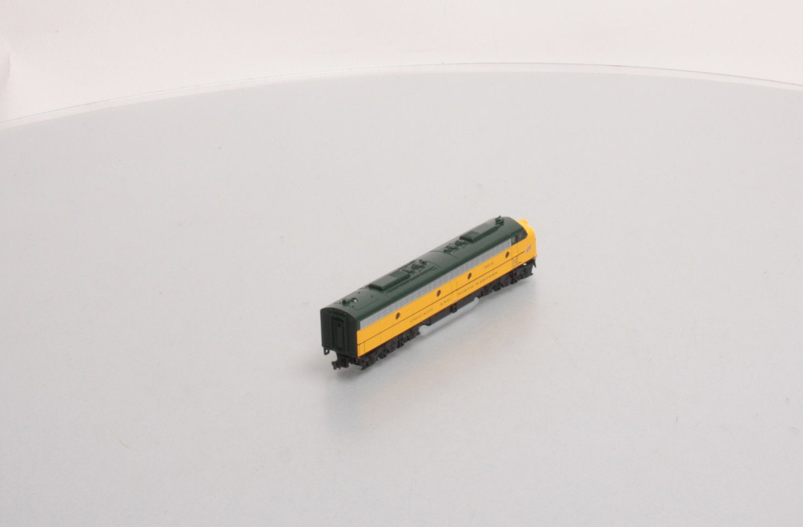 Kato 176-5361 N CNW E8A Diesel Locomotive #5021B