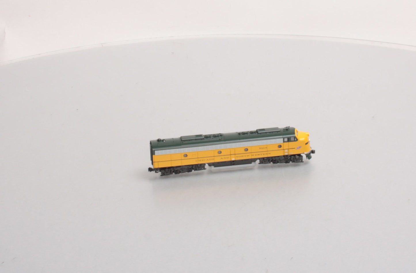 Kato 176-5361 N CNW E8A Diesel Locomotive #5021B