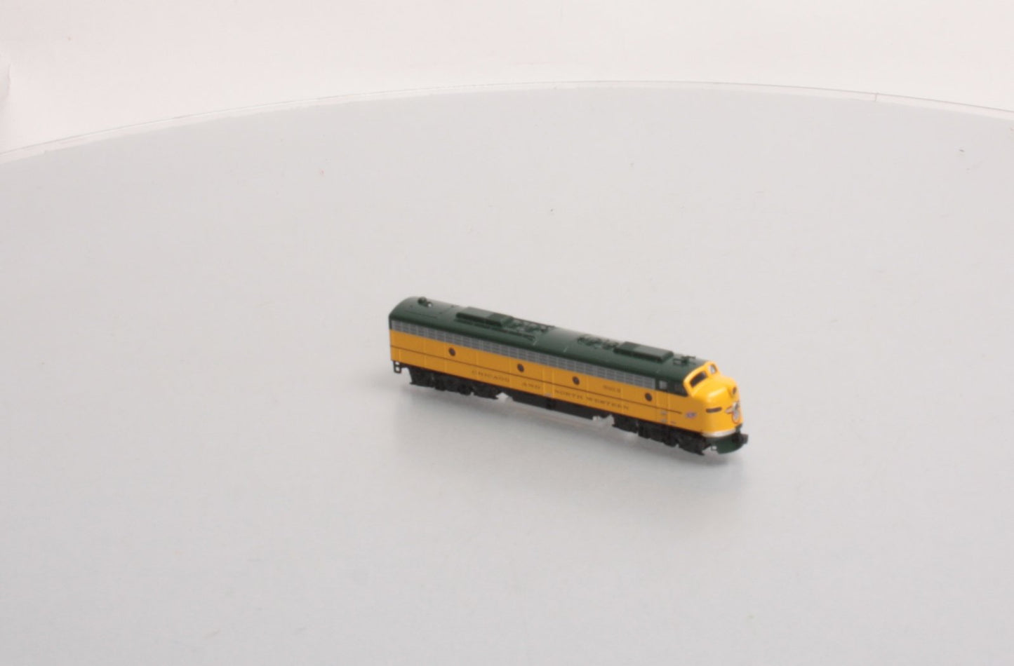 Kato 176-5361 N CNW E8A Diesel Locomotive #5021B