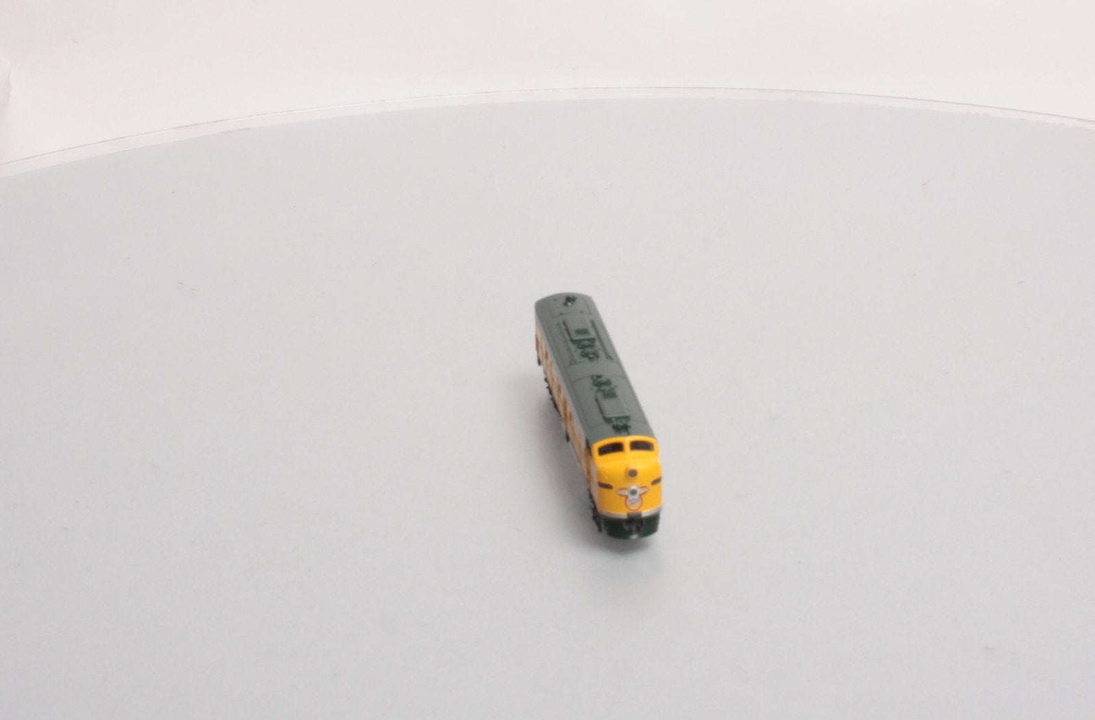 Kato 176-5361 N CNW E8A Diesel Locomotive #5021B
