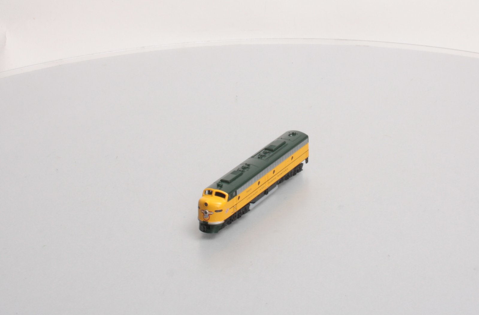 Kato 176-5361 N CNW E8A Diesel Locomotive #5021B
