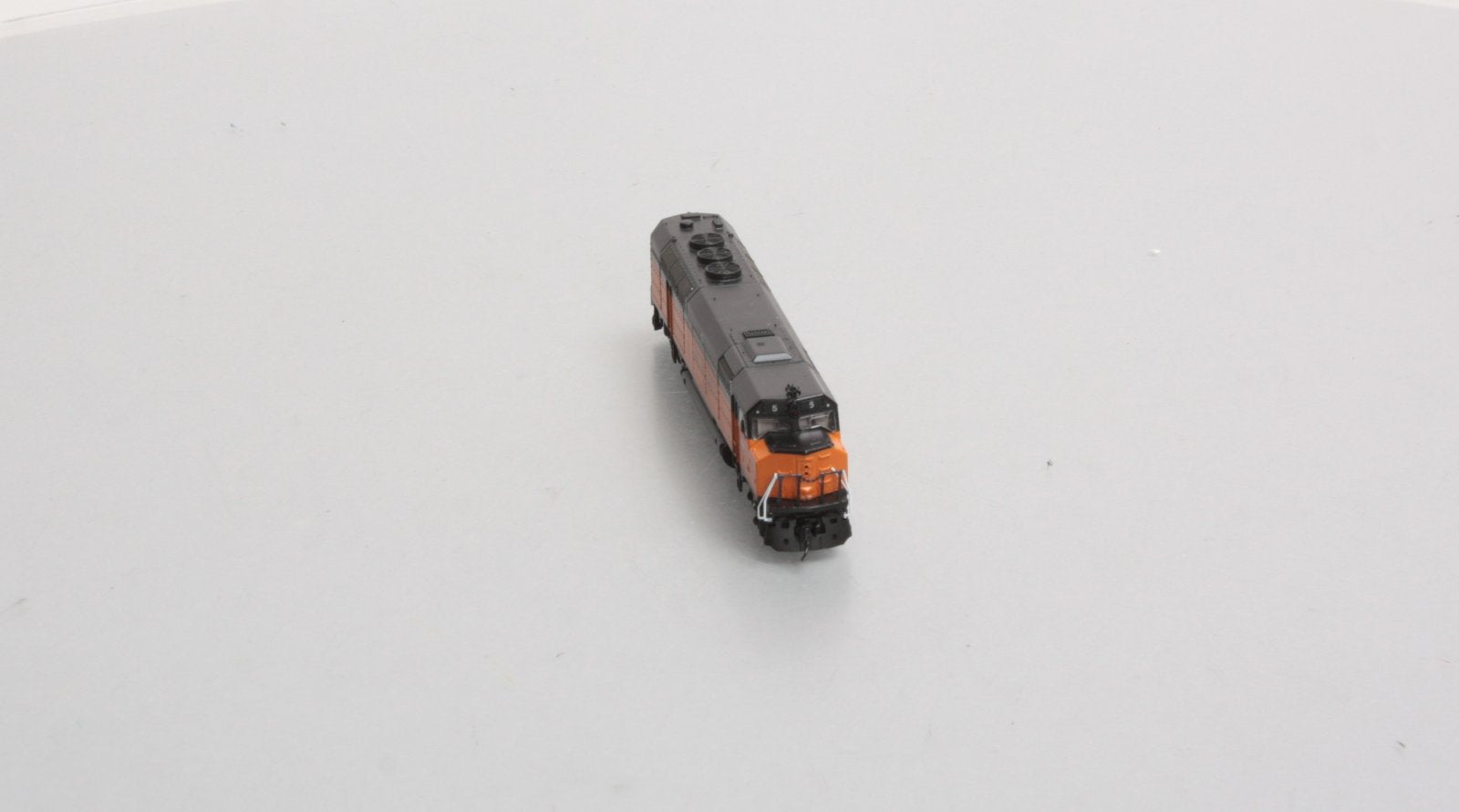 Athearn 16882 N Milwaukee Road FP45 with DCC & Sound Orange #5