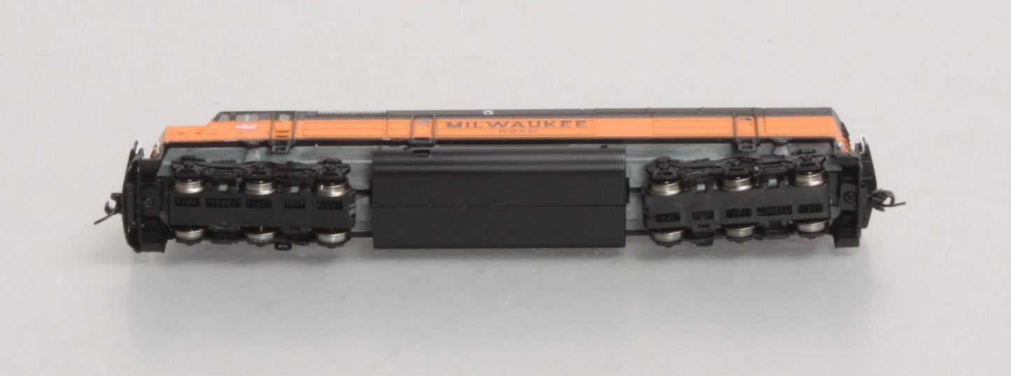 Athearn 16882 N Milwaukee Road FP45 with DCC & Sound Orange #5
