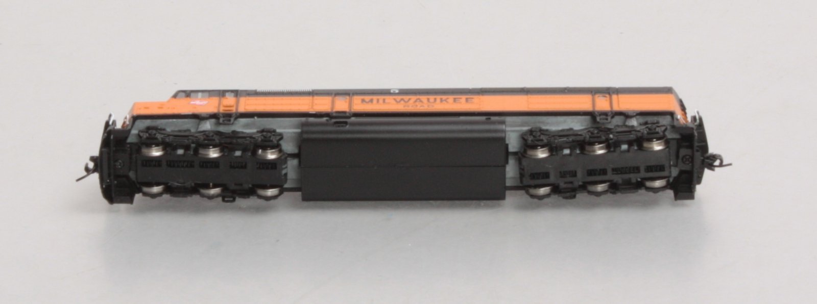 Athearn 16882 N Milwaukee Road FP45 with DCC & Sound Orange #5