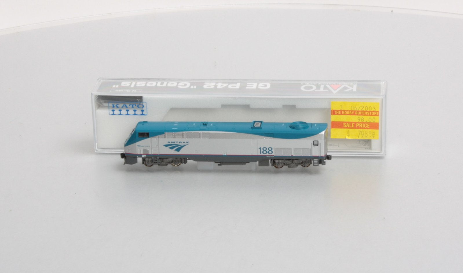 Kato 176-6008 Amtrak N Scale P42 VIA Rail Diesel Locomotive #188