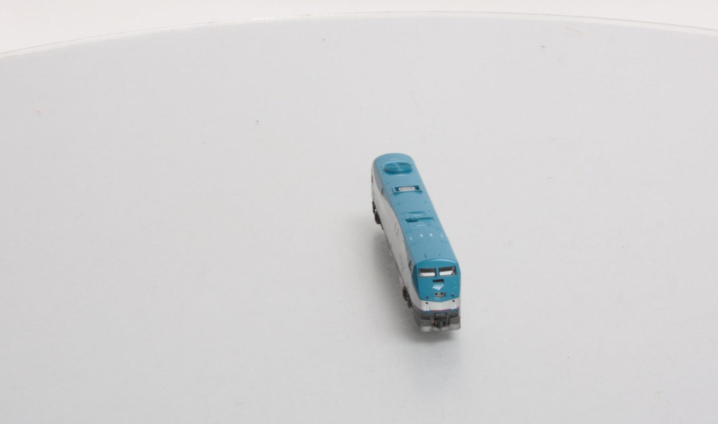 Kato 176-6008 Amtrak N Scale P42 VIA Rail Diesel Locomotive #188
