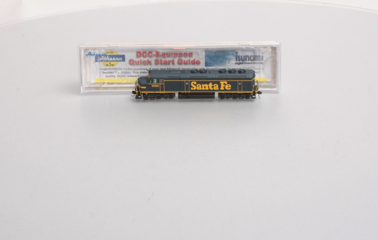 Athearn 16851 N Santa Fe F45 Diesel with DCC & Sound #1928
