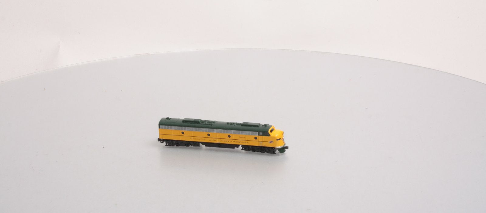 Kato 176-5360 N C&NW E8A Diesel Locomotive #5021A