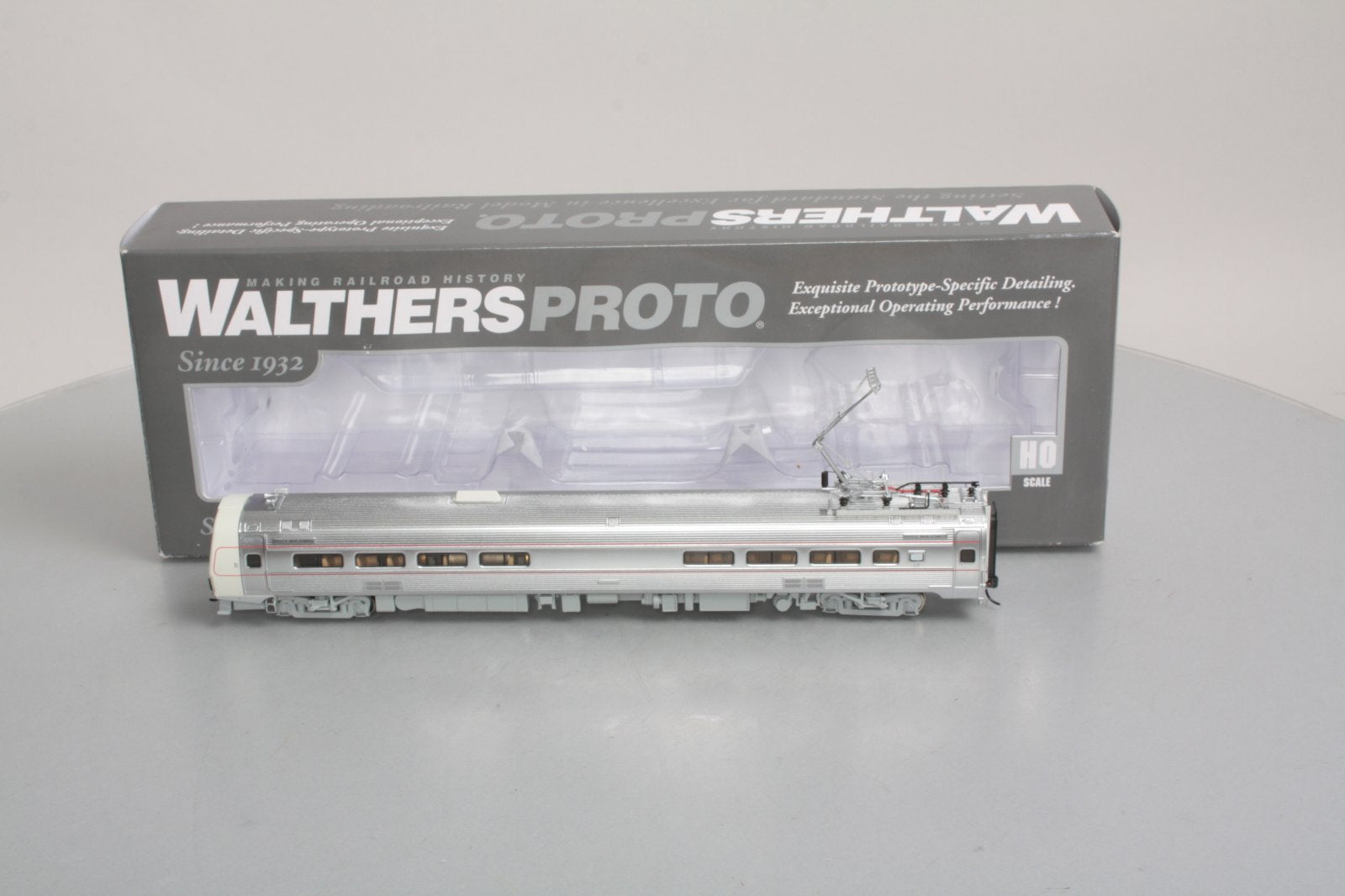 Walthers 920-13803 HO Pennsylvania Budd Metroliner Electric Multiple Unit