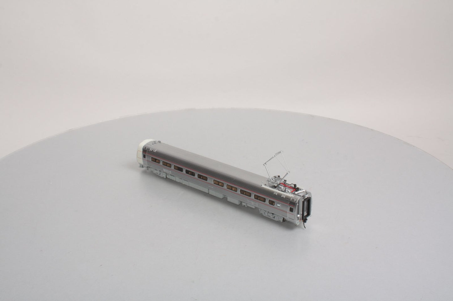 Walthers 920-13843 HO Pennsylvania Budd Metroliner Electric Multiple Unit Coach