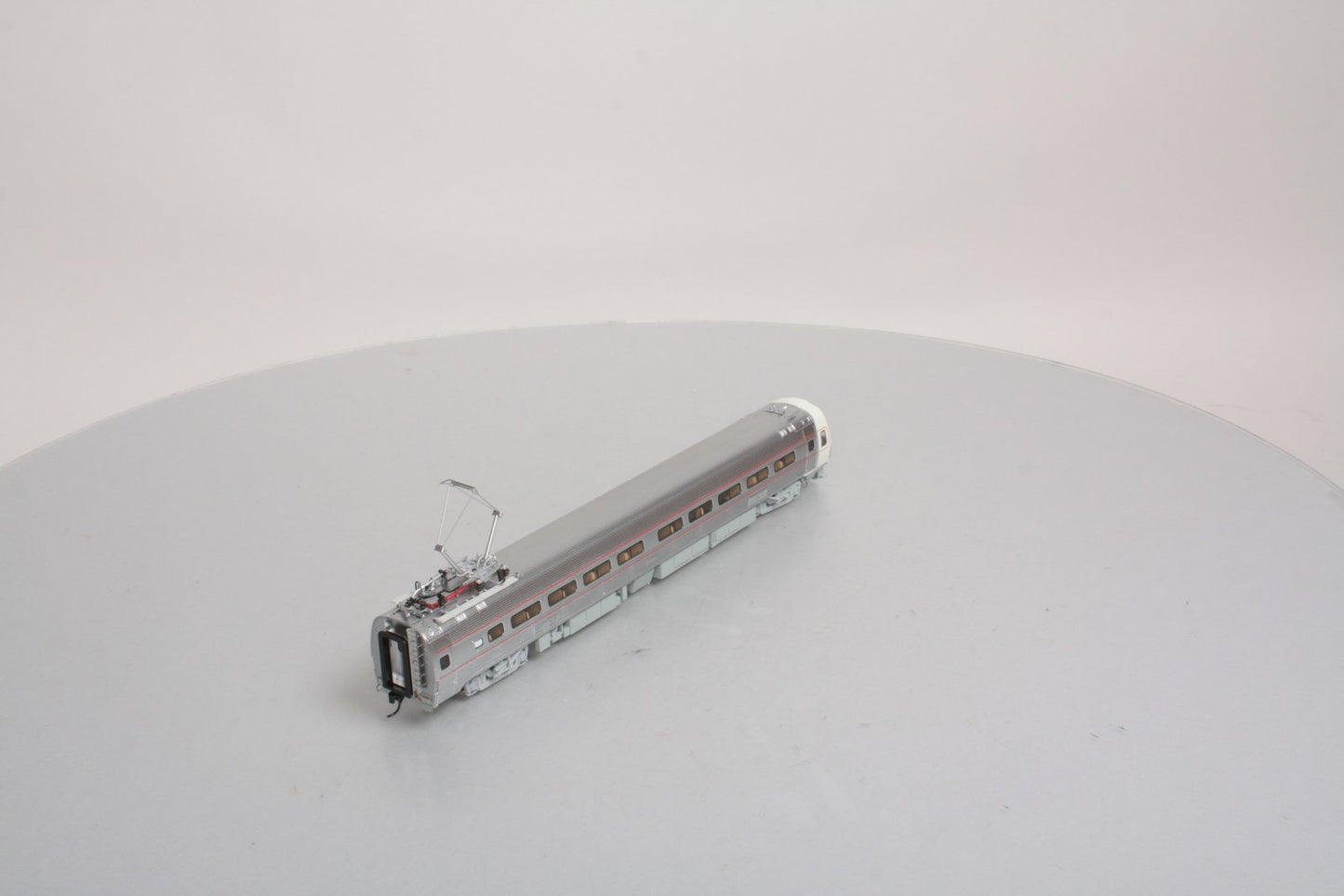 Walthers 920-13843 HO Pennsylvania Budd Metroliner Electric Multiple Unit Coach