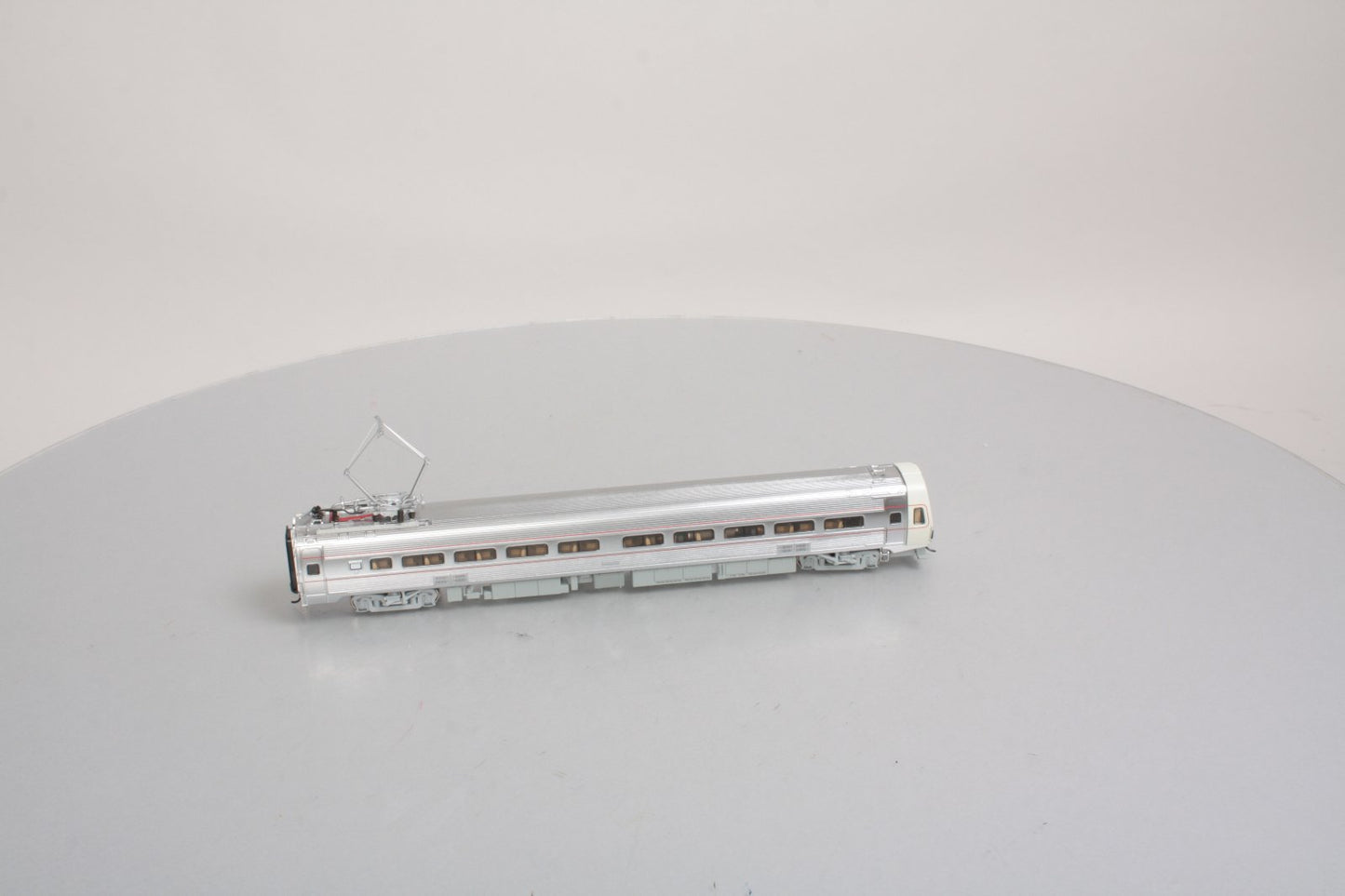 Walthers 920-13843 HO Pennsylvania Budd Metroliner Electric Multiple Unit Coach