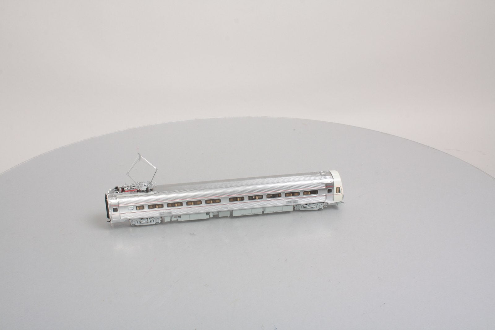 Walthers 920-13843 HO Pennsylvania Budd Metroliner Electric Multiple Unit Coach