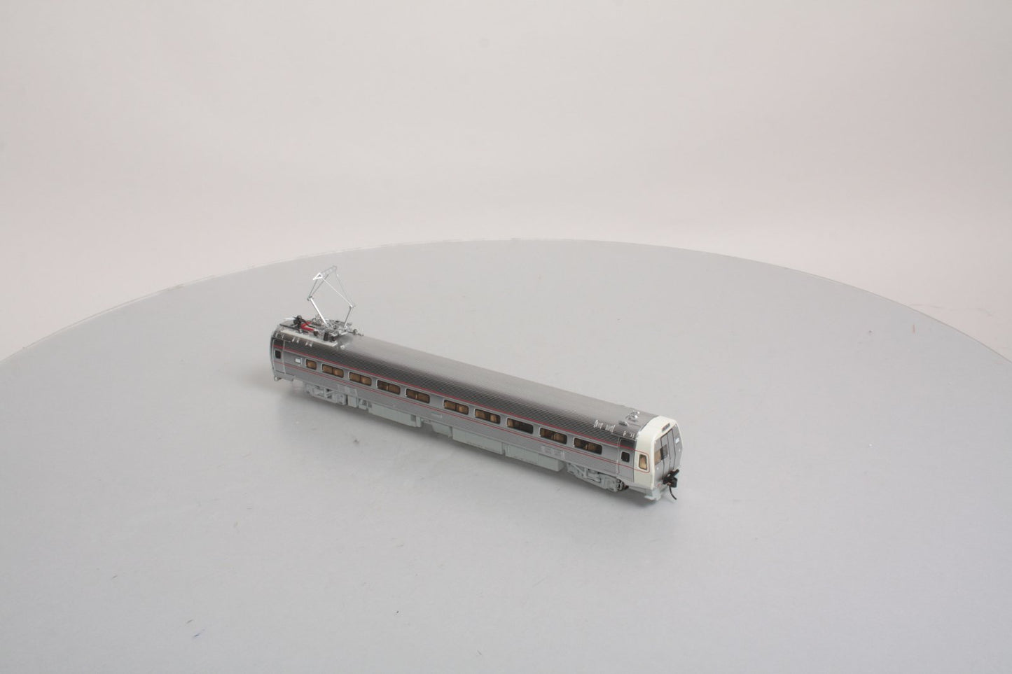 Walthers 920-13843 HO Pennsylvania Budd Metroliner Electric Multiple Unit Coach
