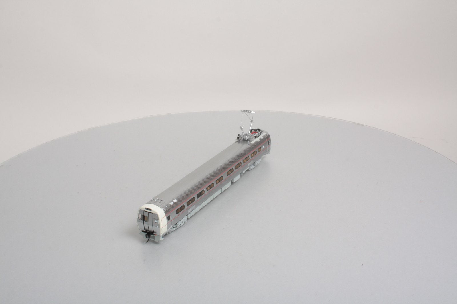 Walthers 920-13843 HO Pennsylvania Budd Metroliner Electric Multiple Unit Coach