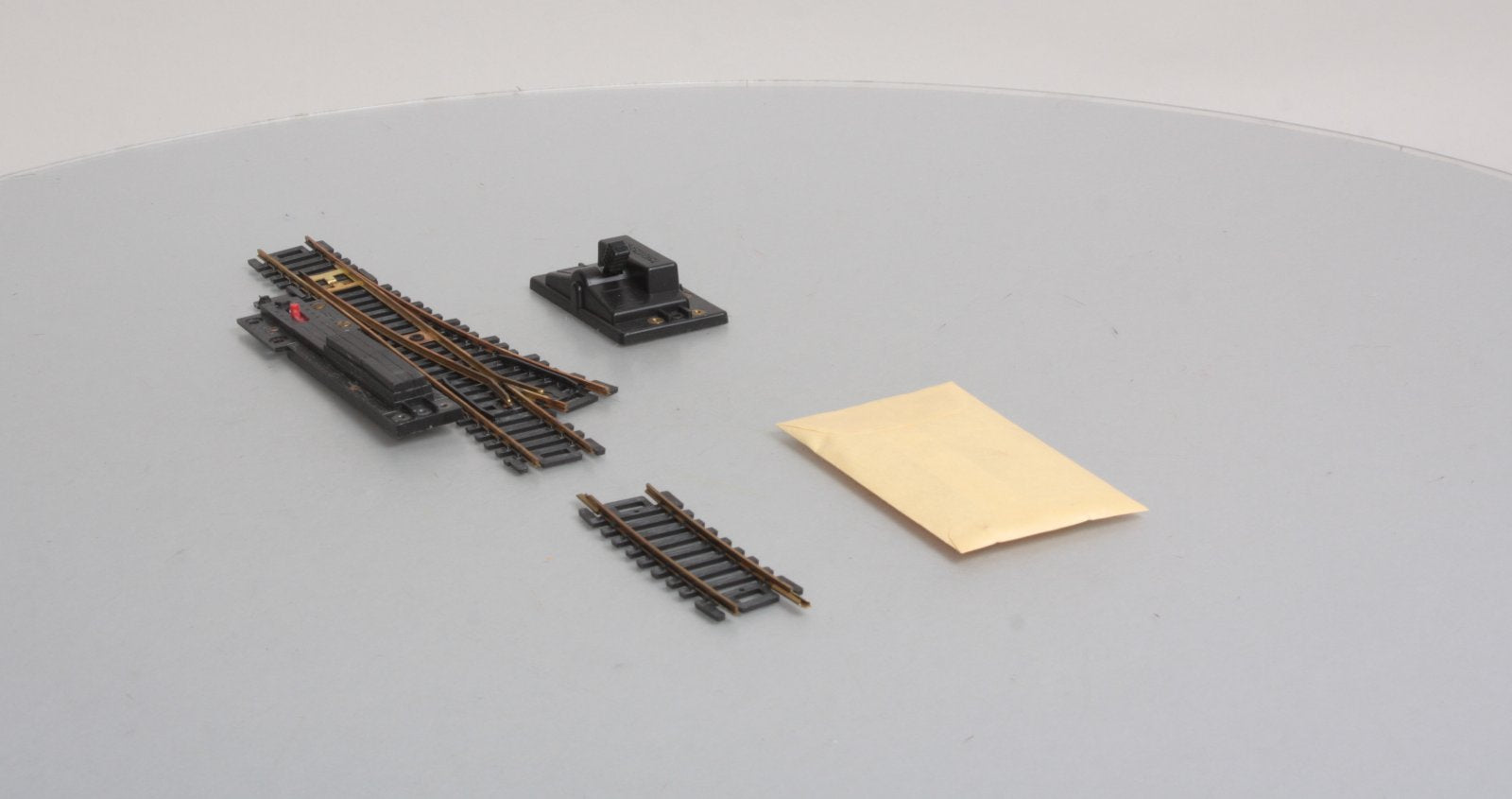 Tru-Scale 1762-495 HO Remote Left Hand Switch with Indicator Lights