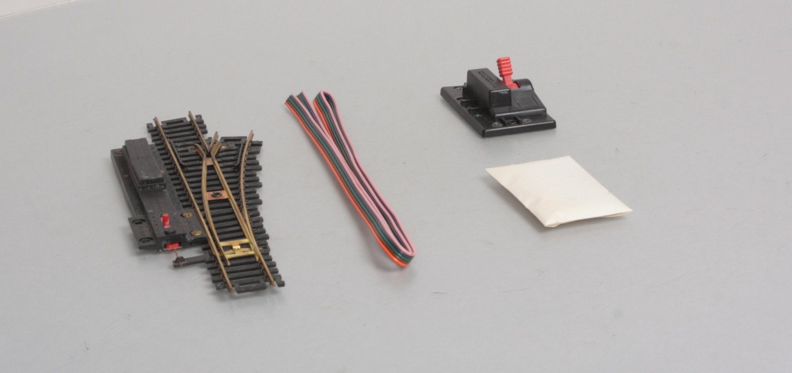 Tru-Scale 1761-495 HO Remote Right Hand Switch with Indicator Lights
