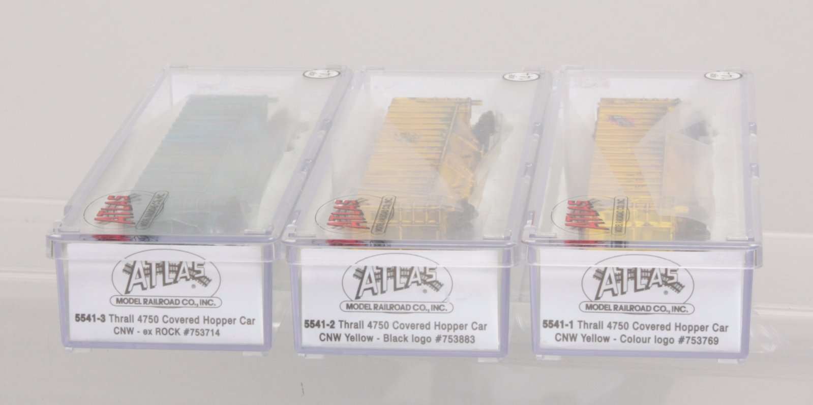 Atlas 5541 N Chicago & North Western Thrall Hopper Covered Hopper Car (Set of 3)