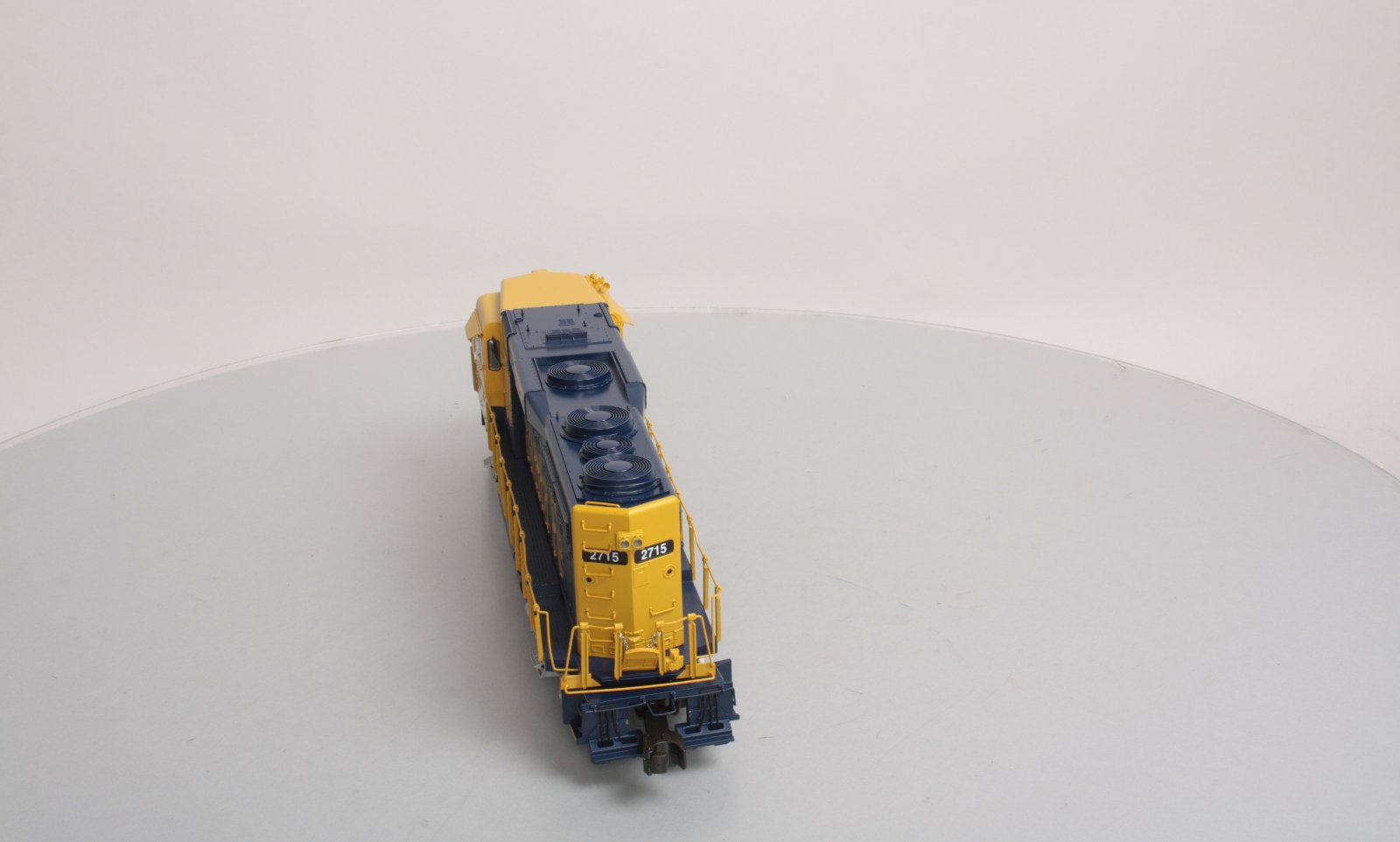 Lionel 6-28387 Santa Fe Non-Powered GP30 Diesel Locomotive #2715