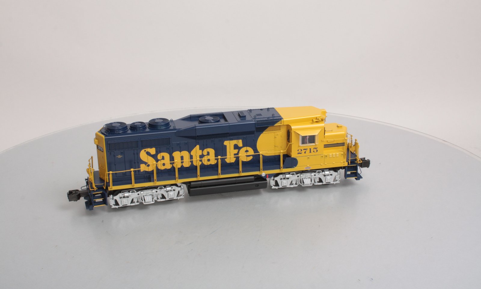 Lionel 6-28387 Santa Fe Non-Powered GP30 Diesel Locomotive #2715