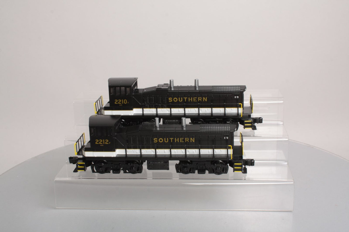 Lionel 6-21693 O Gauge Southern MP-15 Powered & Dummy Diesel Set #2210/2212