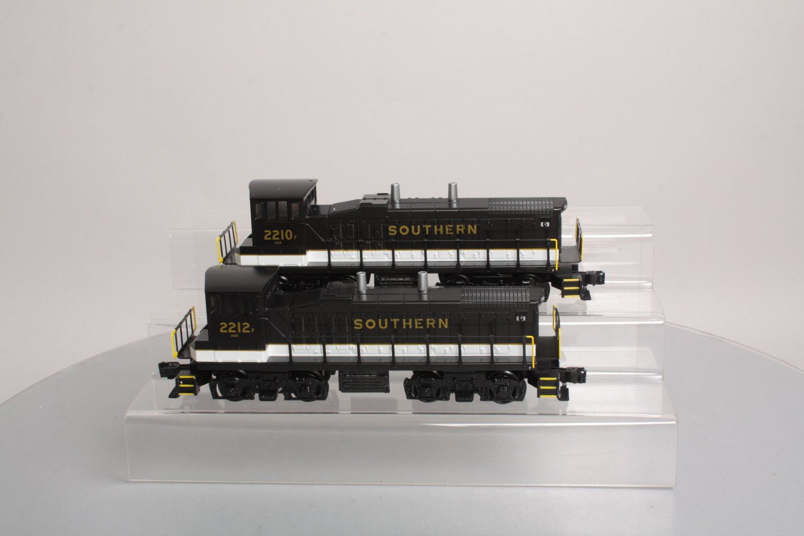 Lionel 6-21693 O Gauge Southern MP-15 Powered & Dummy Diesel Set #2210/2212