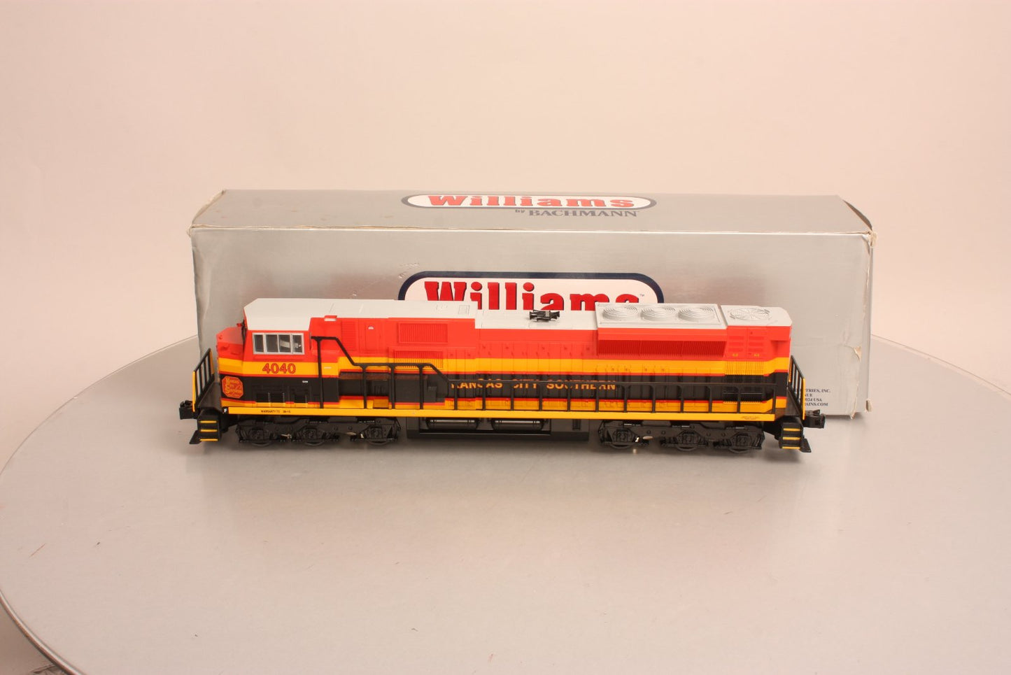 Williams 21817 O Gauge Kansas City Southern SD90 Powered Diesel Locomotive #4040