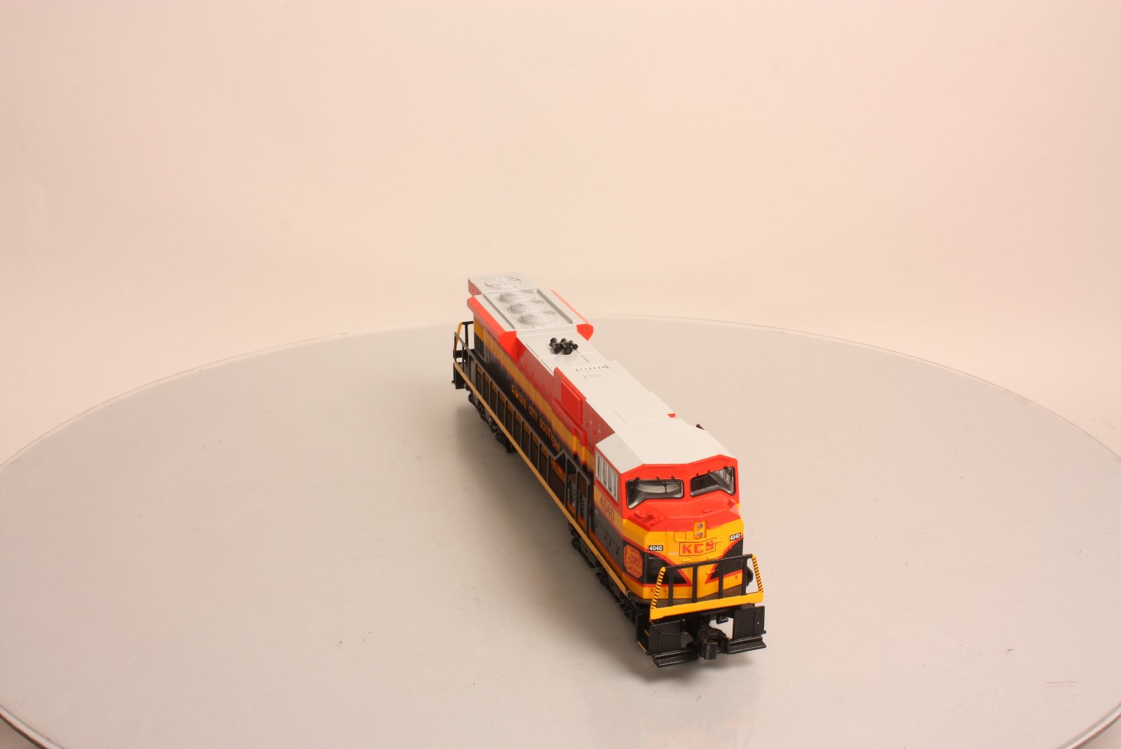 Williams 21817 O Gauge Kansas City Southern SD90 Powered Diesel Locomotive #4040