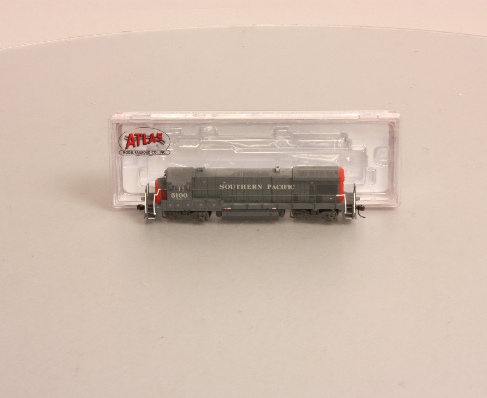 Atlas 49724 N Southern Pacific B23-7 Diesel Locomotive Standard DC #5100