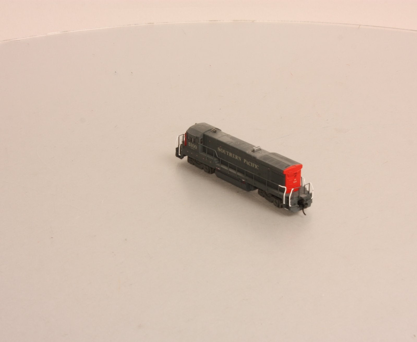 Atlas 49724 N Southern Pacific B23-7 Diesel Locomotive Standard DC #5100