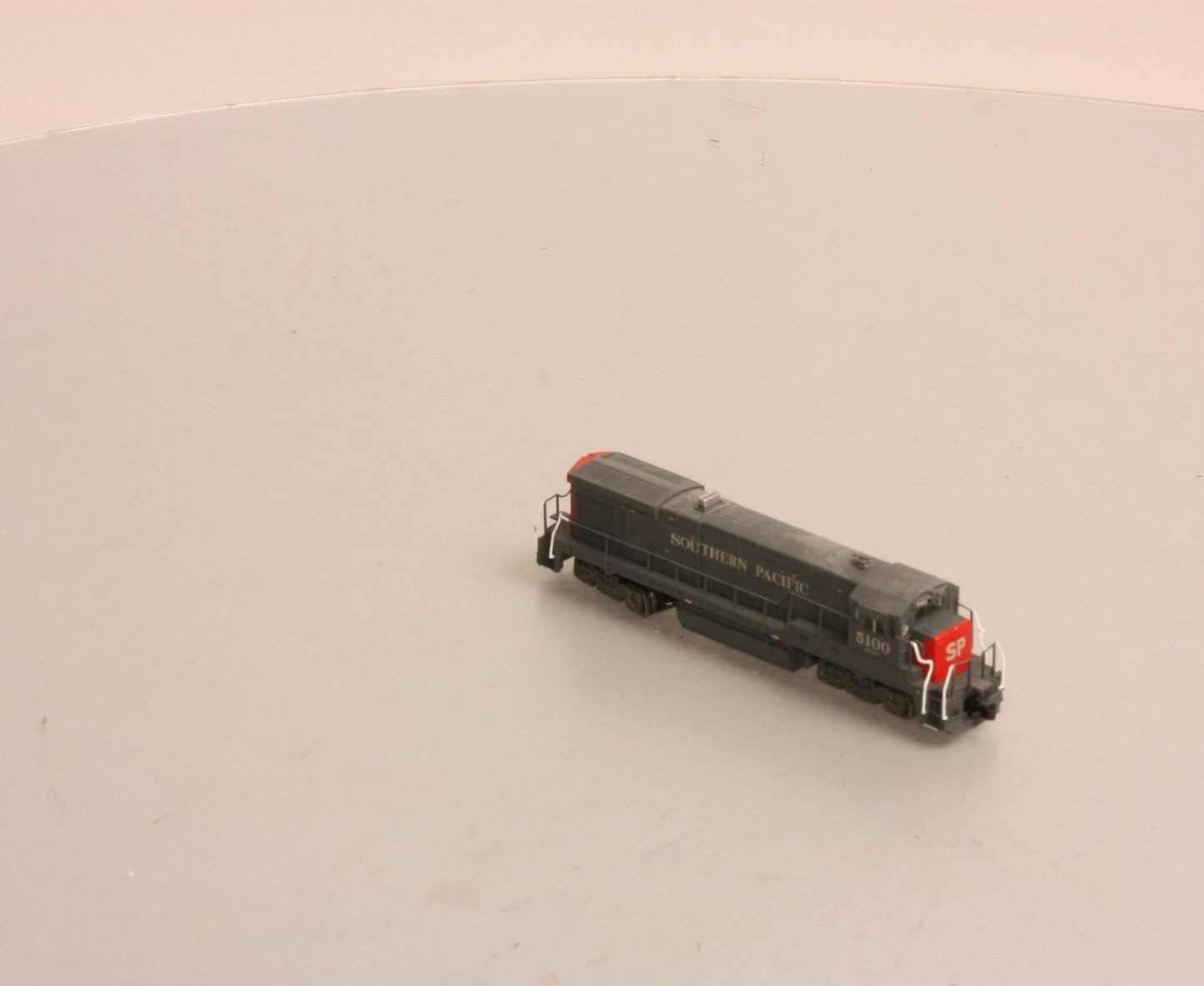 Atlas 49724 N Southern Pacific B23-7 Diesel Locomotive Standard DC #5100