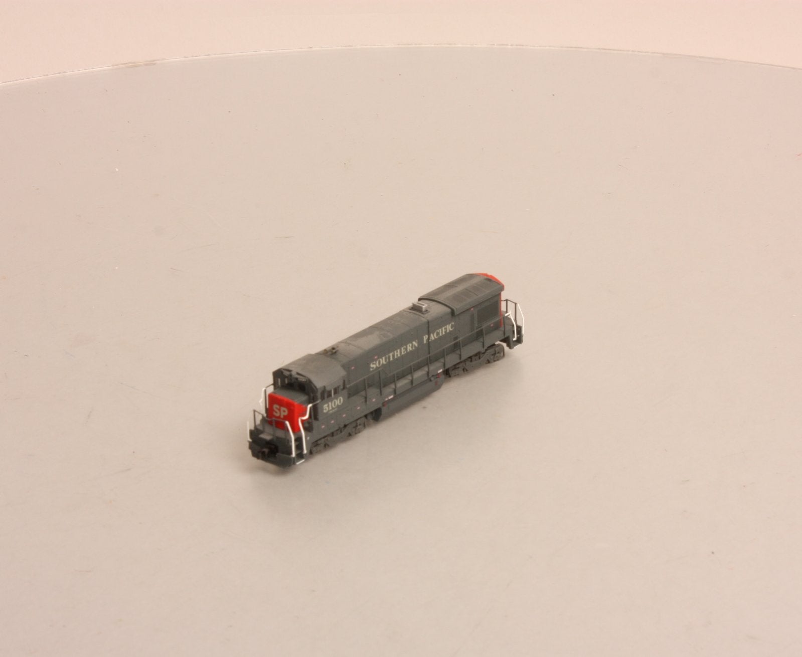 Atlas 49724 N Southern Pacific B23-7 Diesel Locomotive Standard DC #5100