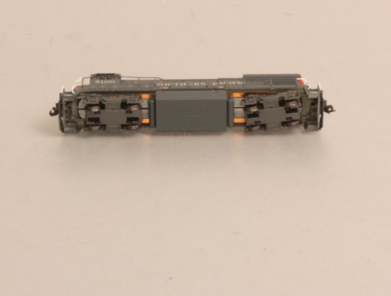 Atlas 49724 N Southern Pacific B23-7 Diesel Locomotive Standard DC #5100