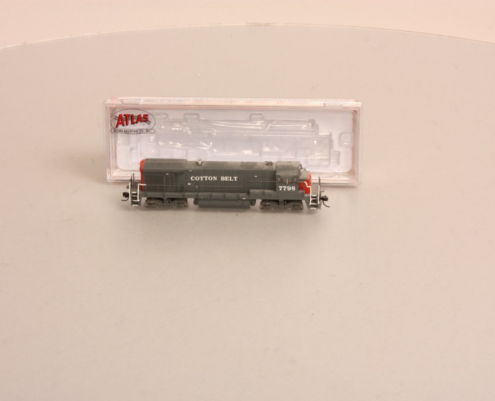 Atlas 49911 N Cotton Belt B30-7 Diesel Locomotive Standard DC #7798