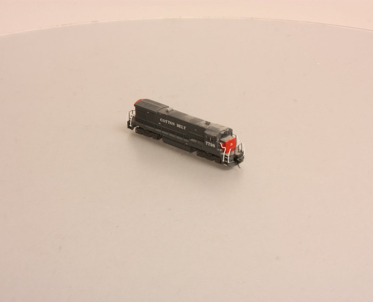 Atlas 49911 N Cotton Belt B30-7 Diesel Locomotive Standard DC #7798