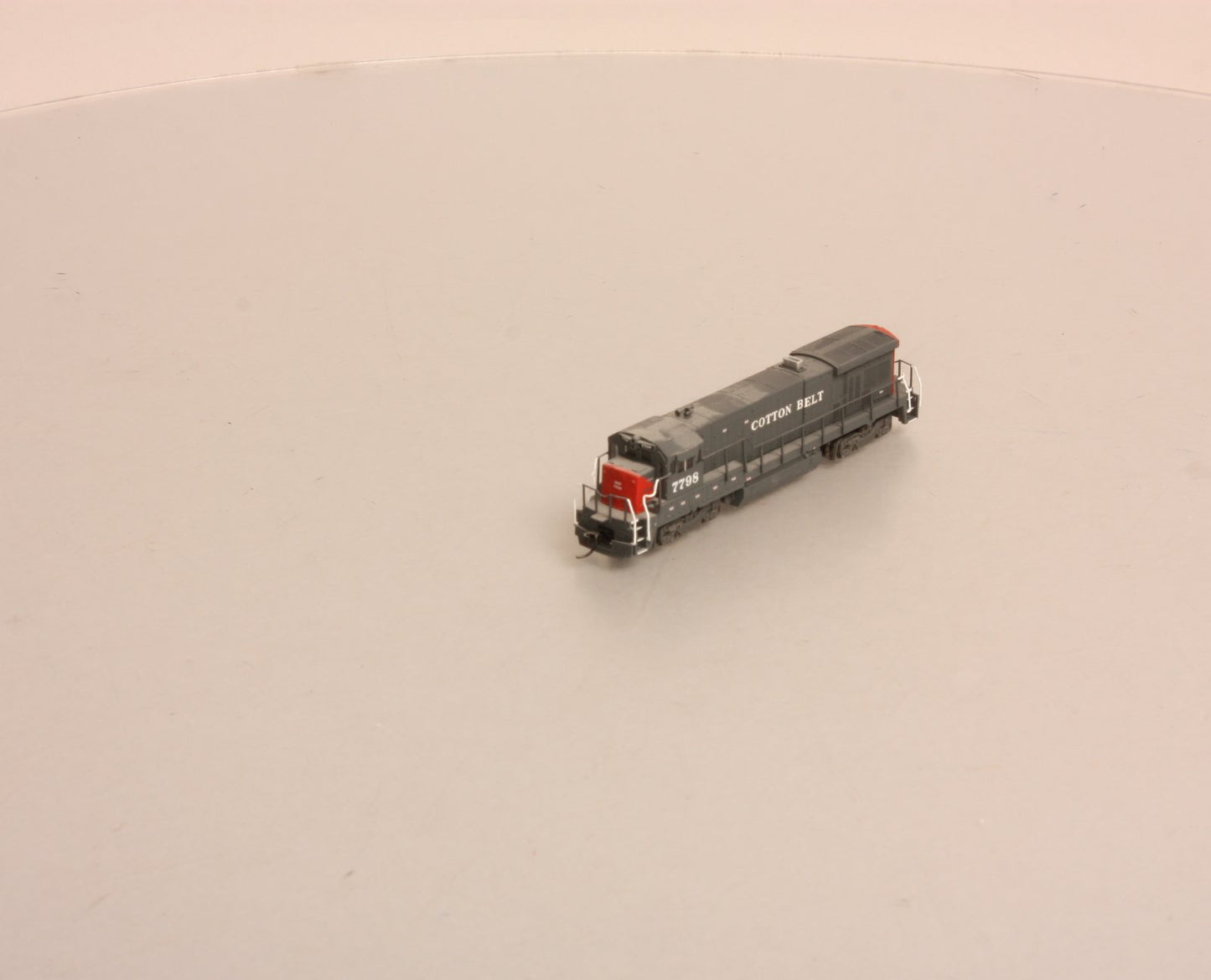 Atlas 49911 N Cotton Belt B30-7 Diesel Locomotive Standard DC #7798